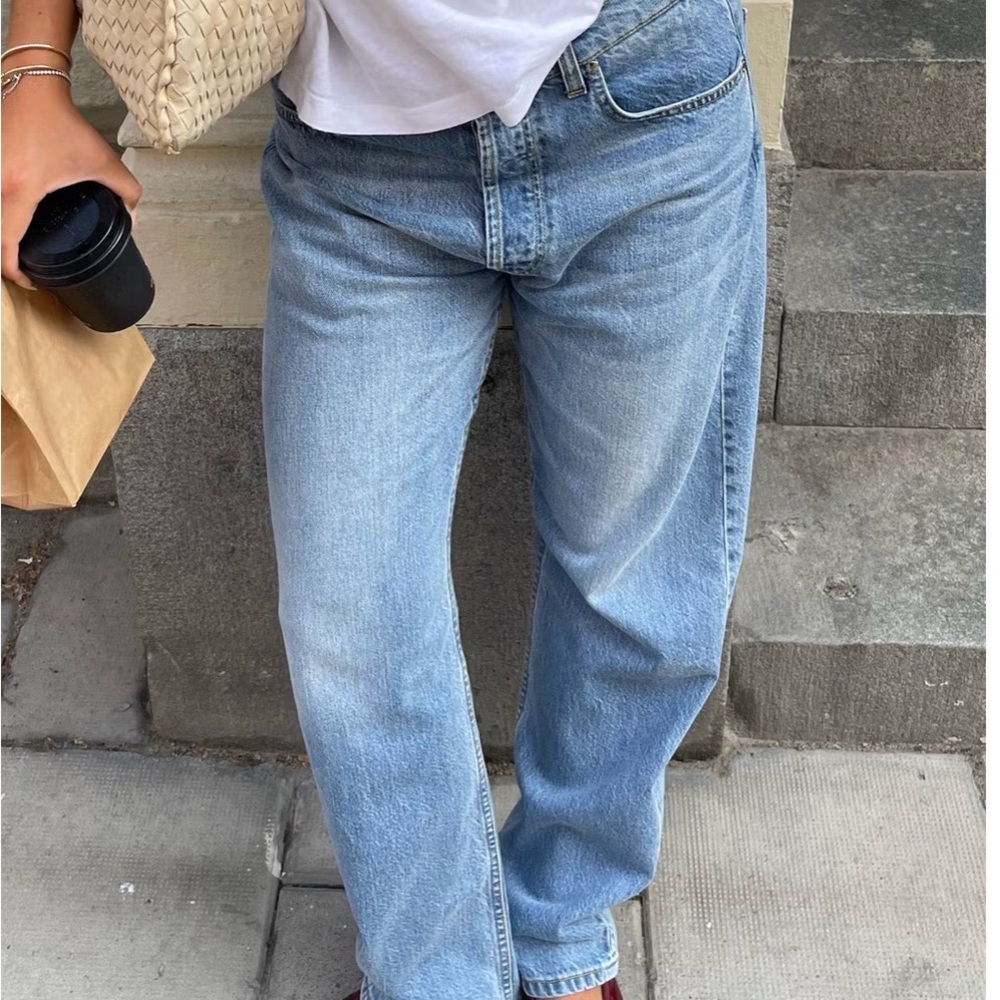 Djerf Avenue Relaxed Jeans in Washed Blue